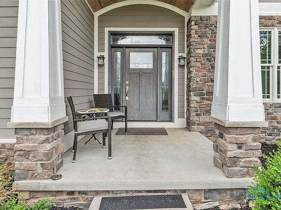 3rd image of 104 Forest Gate Dr