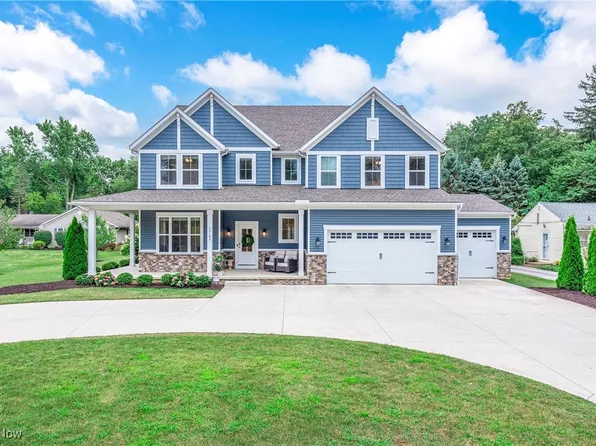 29185 Lake Rd, Bay Village, OH 44140