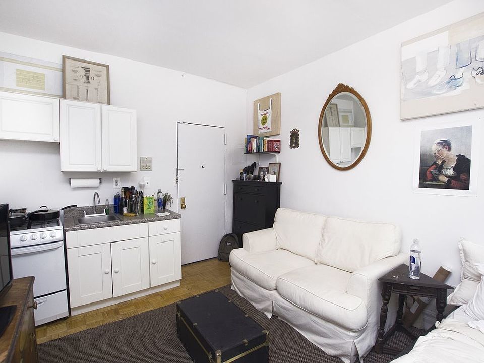 1st image of 172 Waverly Pl APT 1