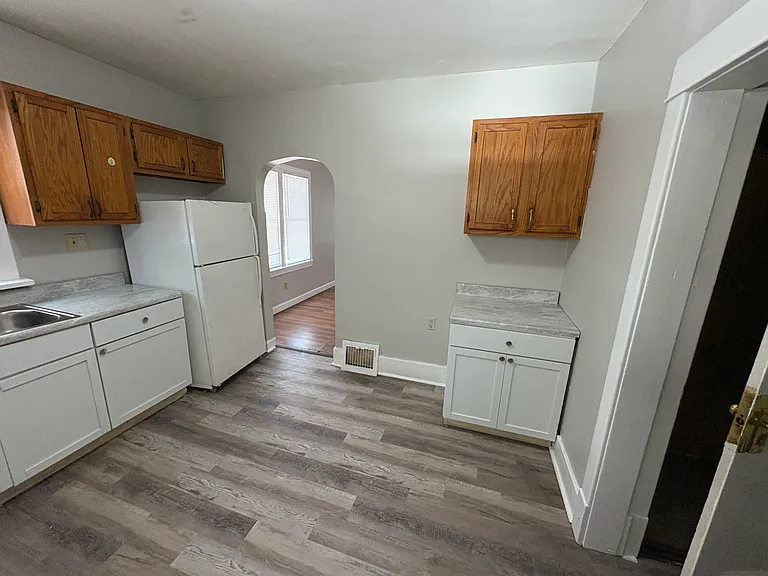 2916 W Meidroth St — Photo 8