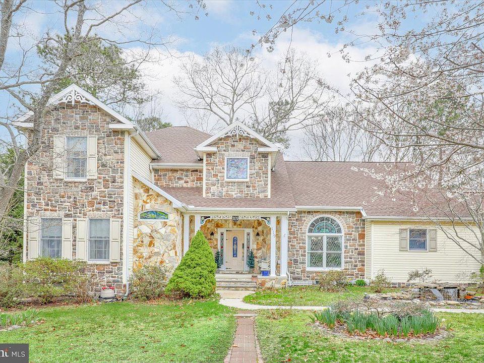 1st image of 119 Glade Cir W
