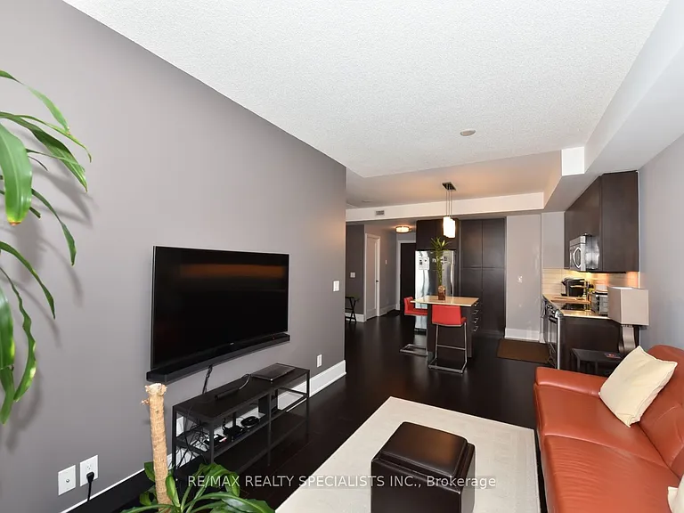 70 Roehampton Ave #712 — Photo 12