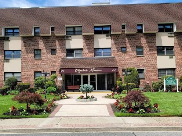 25 Elizabeth Street #3O, Farmingdale, NY 11735