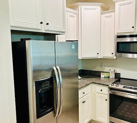3rd image of 20 E Shady Oaks Ln Unit D