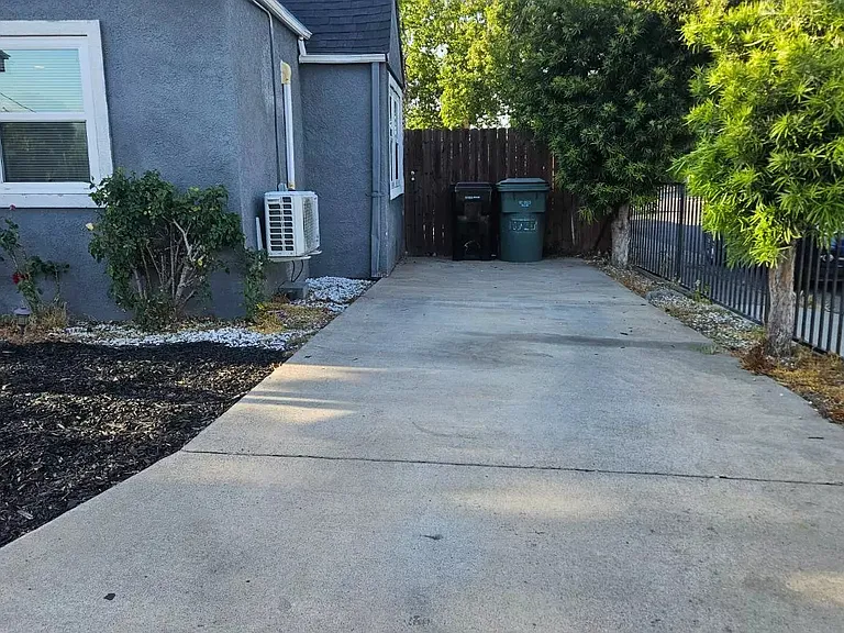 Parker Ave — Photo 3