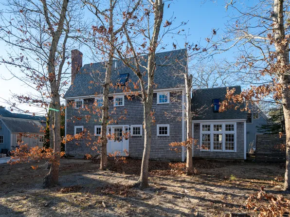 119 Alpine Ave, Oak Bluffs, MA 02557