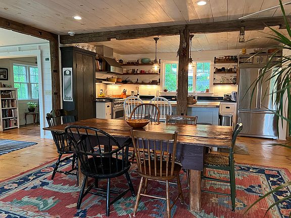 4th image of 68 Long Point Ln