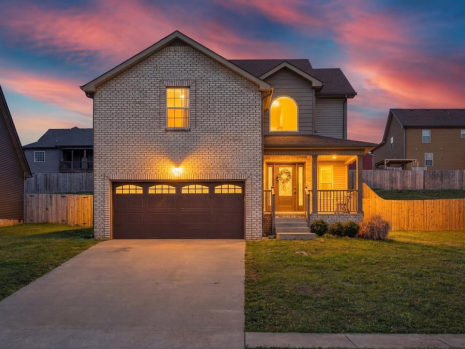 1st image of 827 Crestone Ln