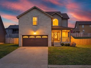 827 Crestone Ln, Clarksville, TN 37042