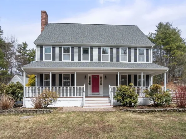 165 Wampum St, Plainville, MA 02762