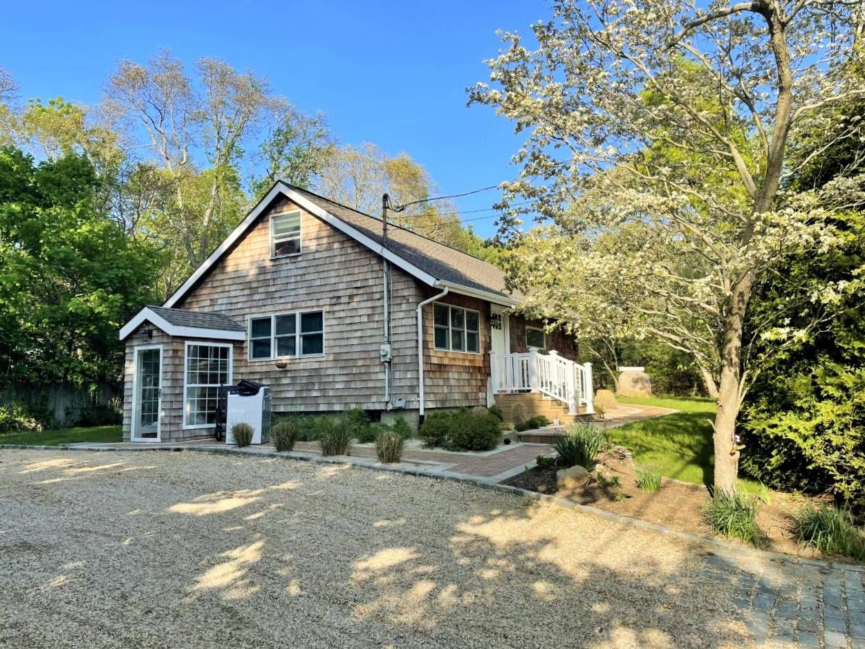 33 Abrahams Path, East Hampton, NY 11937 Out East