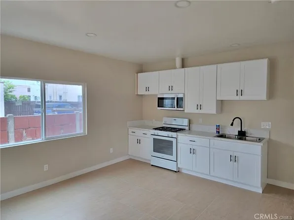 6010 Kansas Ave, Los Angeles, CA 90044