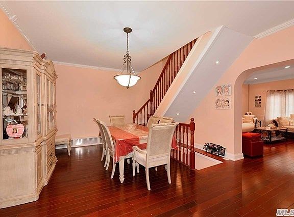 5th image of 2057 49th St