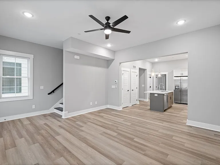 428 Centre St — Photo 12