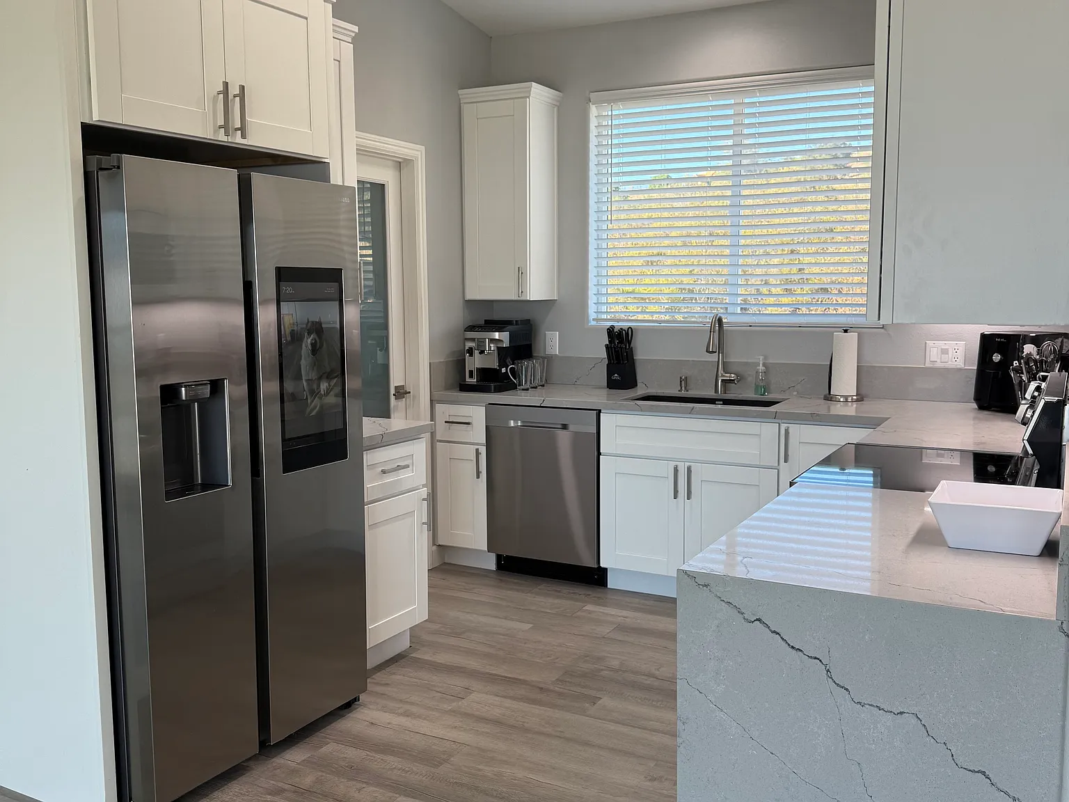 3 bed, 1200 sqft, $3,350 — Photo 4