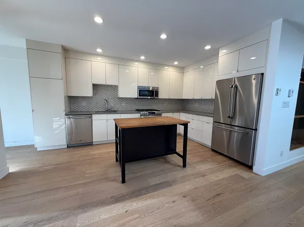 1238 Homer St #502, Vancouver, BC V6B 2Y5