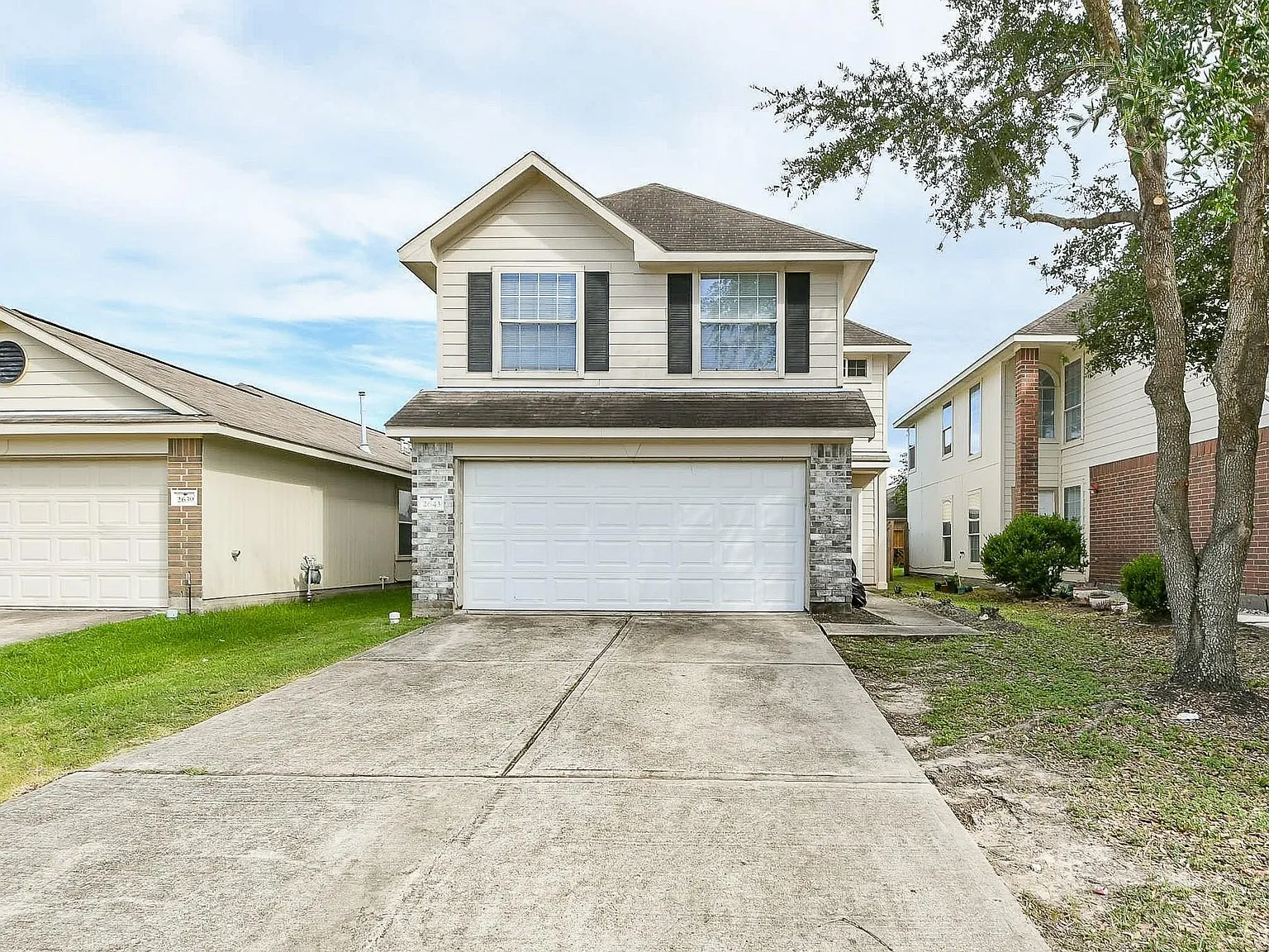 4 bed, 2.5 bath, 1556 sqft, $1,900 — Photo 2