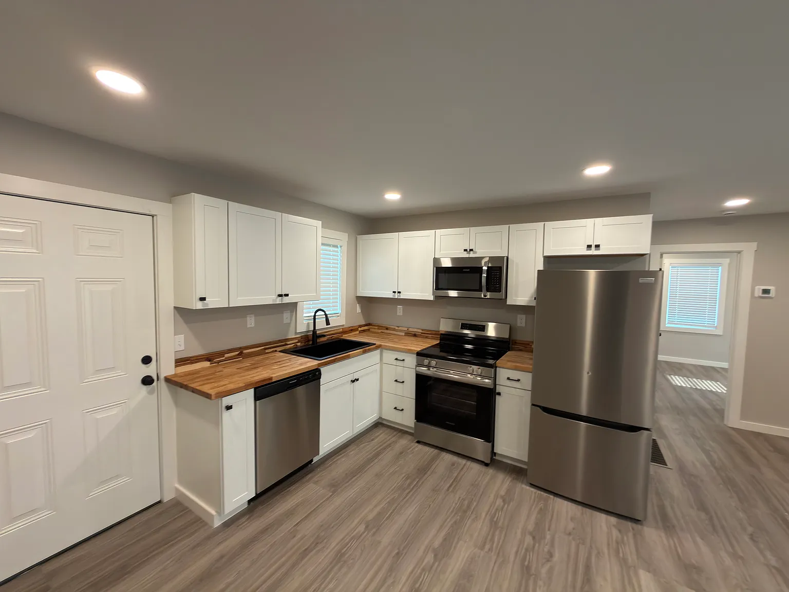10 Gentlebreeze Ln — Photo 2