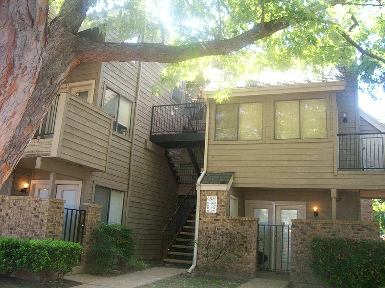 9825 Walnut St #308 — Photo 1