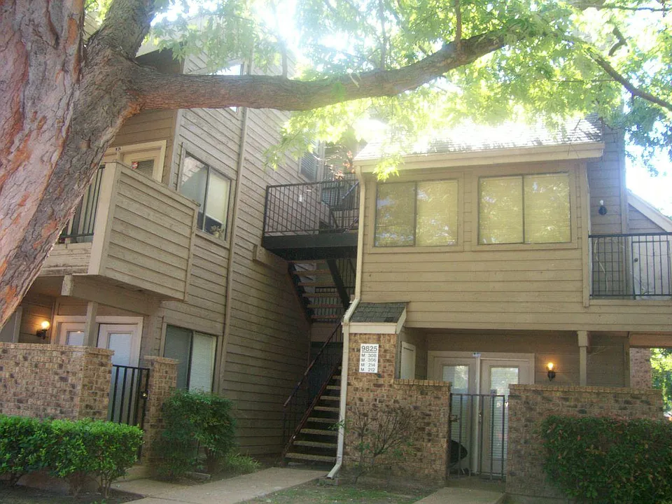 9825 Walnut St #308