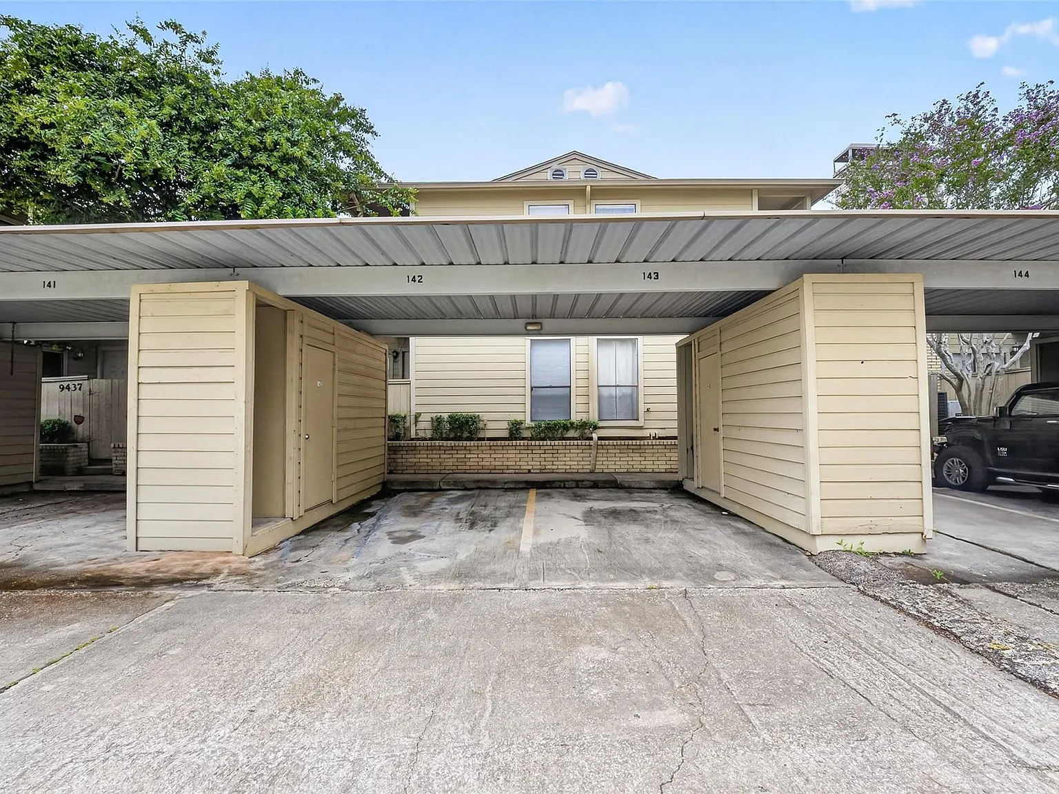 2 bed, 2.0 bath, 1358 sqft, $1,350 — Photo 1