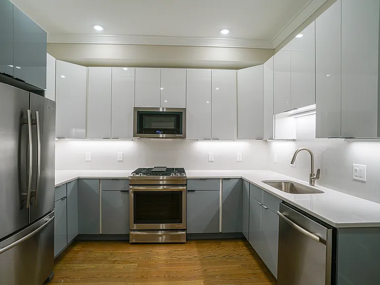 464 Sumner St #2 — Photo 5