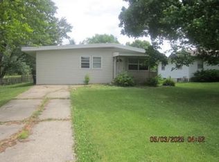 70 Charity Ln, Bristol, IL