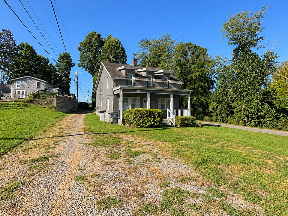808 Harrisburg Dr SW
