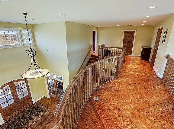 3rd image of 12134 Oxford Ct