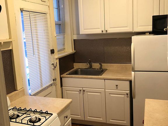 4th image of 4434 Castleman Ave #2F