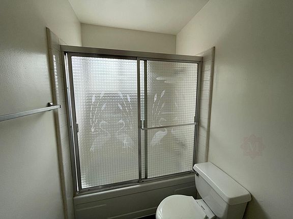 5th image of 2220 Oak Park Ln #5