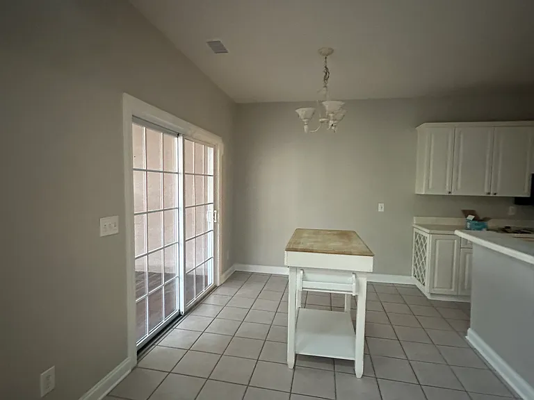 Dinning /breakfast area