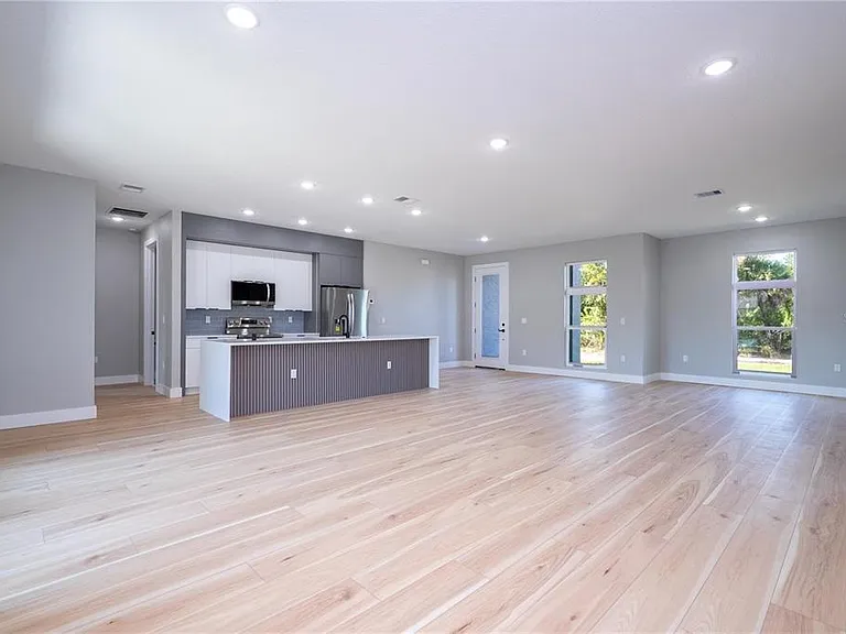 15 Ramblewood St — Photo 7