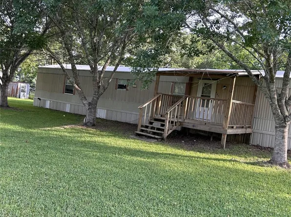 405 Velasco St, Brazoria, TX 77422