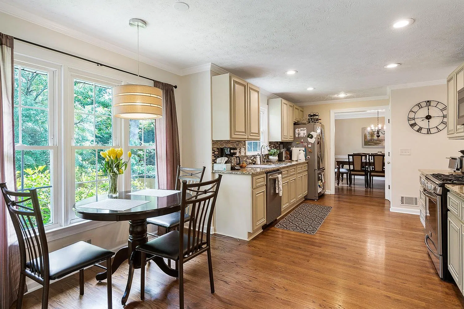 4 bed, 3032 sqft, $3,000 — Photo 4