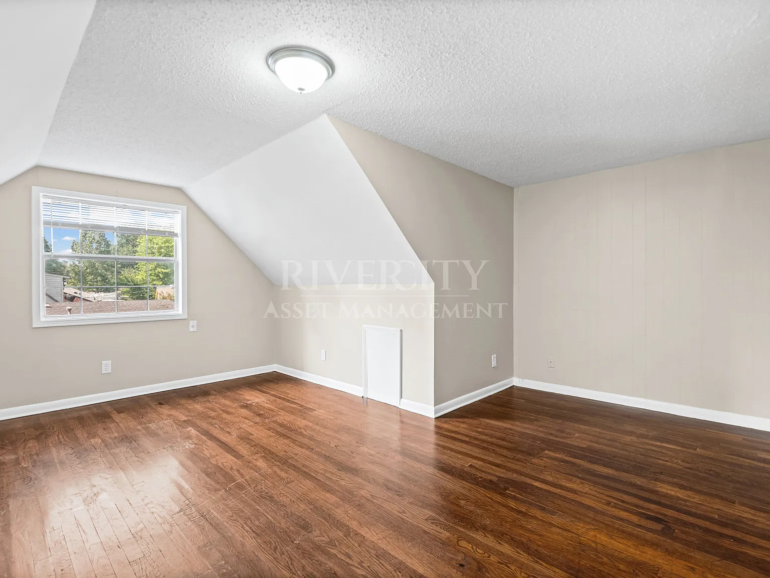 3256 Starsdale Street - 1 — Photo 2