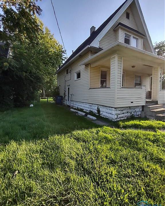 1st image of 202 Hathaway St