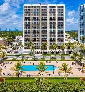 2625 Collins Ave #1110 — Photo 15