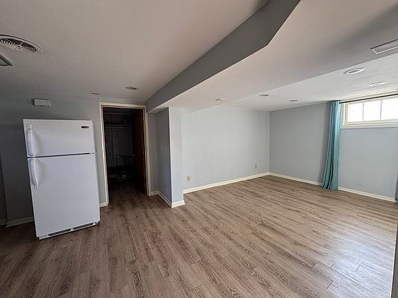 5th image of 4004 Hall St Unit 2