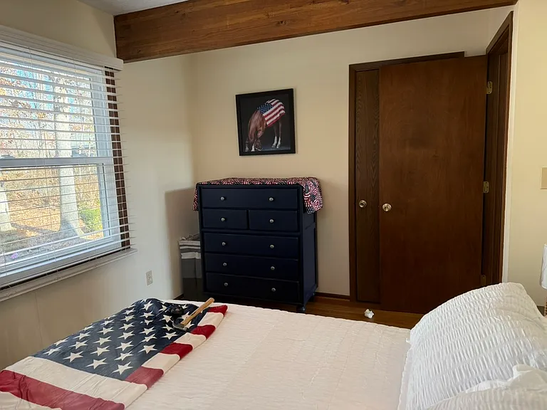 102 Surrey Ln — Photo 18