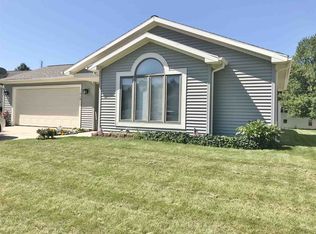 619 Granada Dr, Kendallville, IN