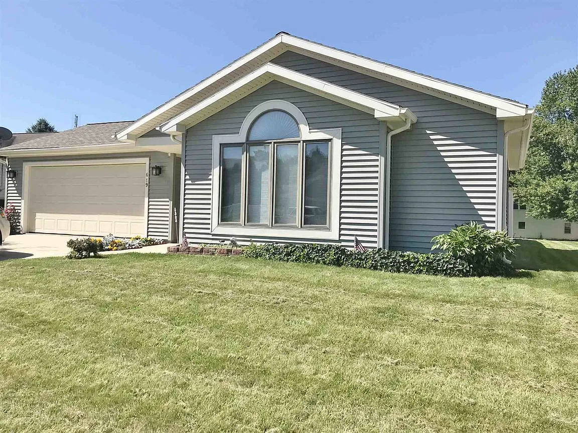 619 Granada Dr photo 1