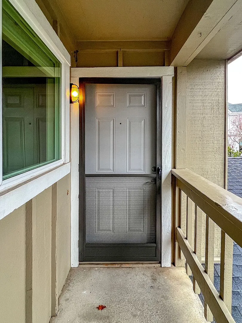 1130-1136 Laurel Street — Photo 3