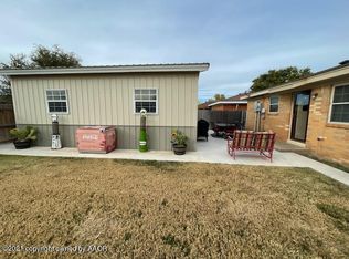 1718 Sunset Ave, Dumas, TX 79029