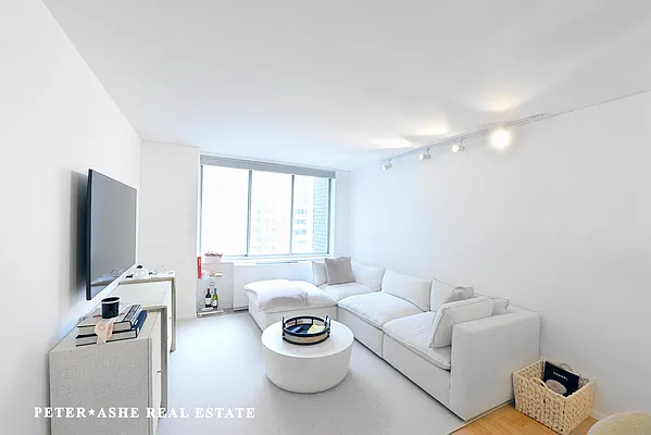 Rented by Peter Ashe | media 2
