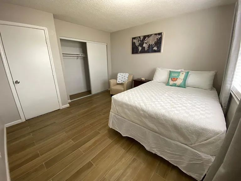 Master Bed (Bedrom # 3) - Pic 1