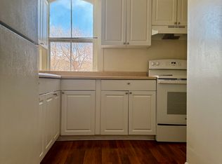 213 Partition St #3B, Saugerties, NY 12477