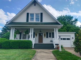 805 E Main St, Carlinville, IL