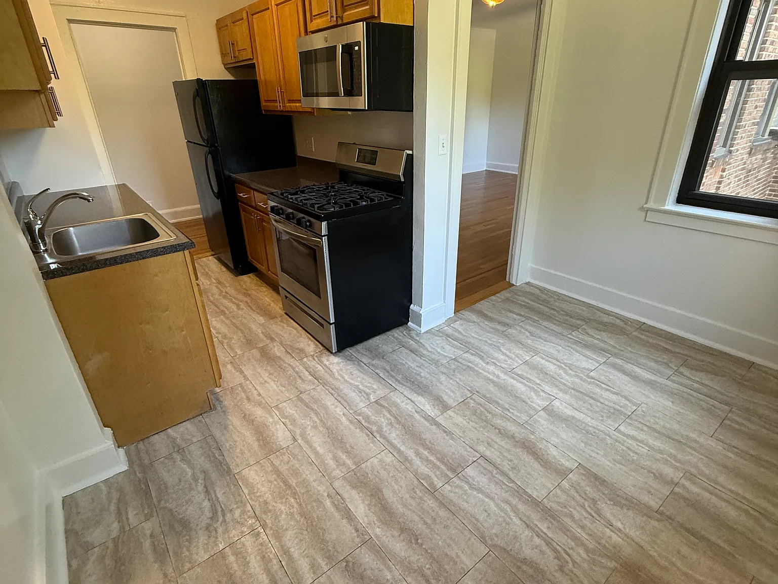 2 bed, $3,200 — Photo 2