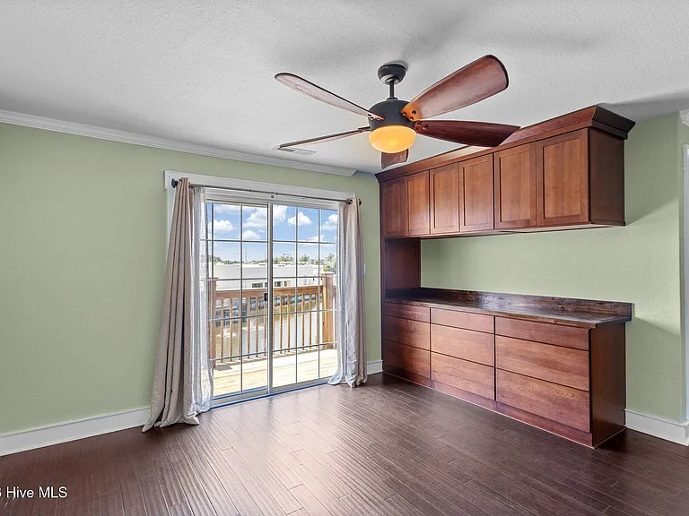 8711 Plantation Dr #302 — Photo 43